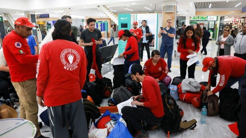 Topos de México llegan a Venezuela para apoyar labores de rescate