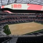 Trabajadores del SoFi Stadium inician huelga antes del Mundial en Los Ángeles
