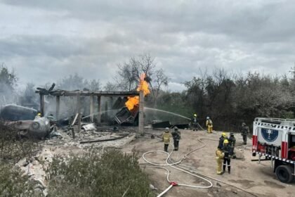 Tres heridos tras explosión en almacenamiento de gas en Puebla.