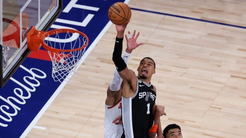 Trump presencia la derrota de los Knicks ante los Spurs en Nueva York