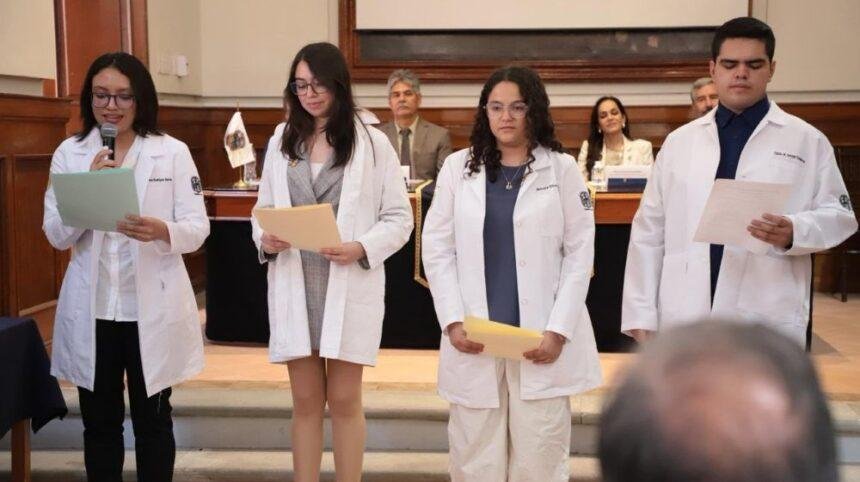 ug destaca entre las principales universidades de medicina del pais UG destaca entre las principales universidades de medicina del país.