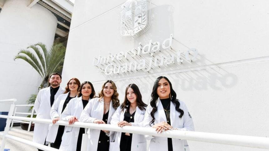 ug se posiciona entre las 10 mejores universidades de medicina UG se posiciona entre las 10 mejores universidades de medicina en México