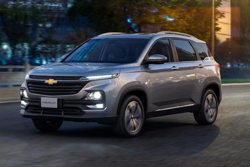 Vehículo con tres filas de asientos a un precio reducido de 147,000 pesos