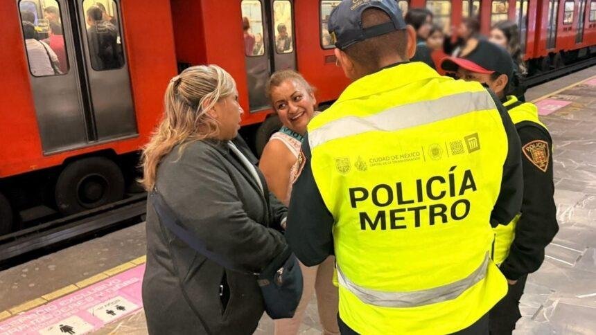 Vendedoras del Metro de CDMX denuncian acoso y detenciones policiales.
