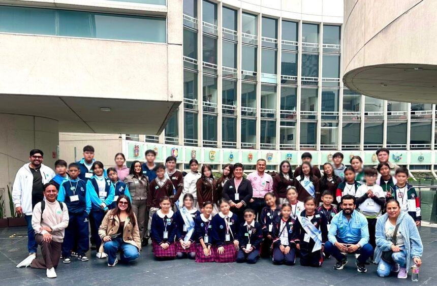 Ampliación del programa República Escolar para fomentar liderazgo estudiantil