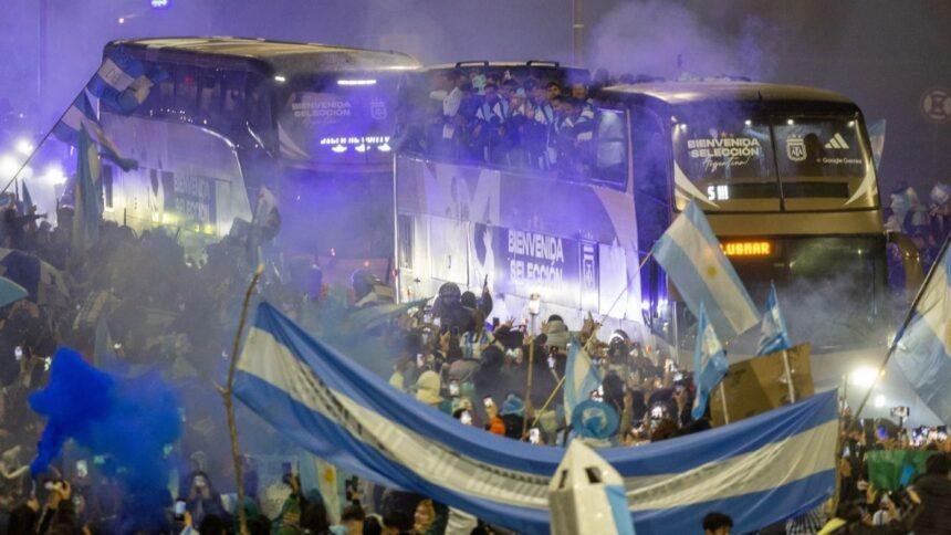 argentina regresa a casa tras perder la final del mundial Argentina regresa a casa tras perder la Final del Mundial sin Messi