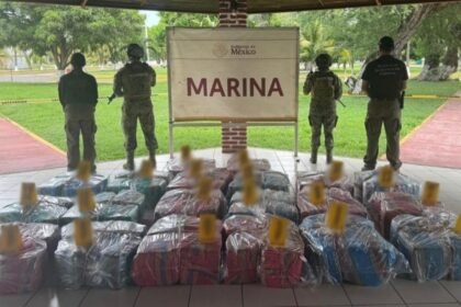 Aseguran más de una tonelada de cocaína en buque en costas de Michoacán