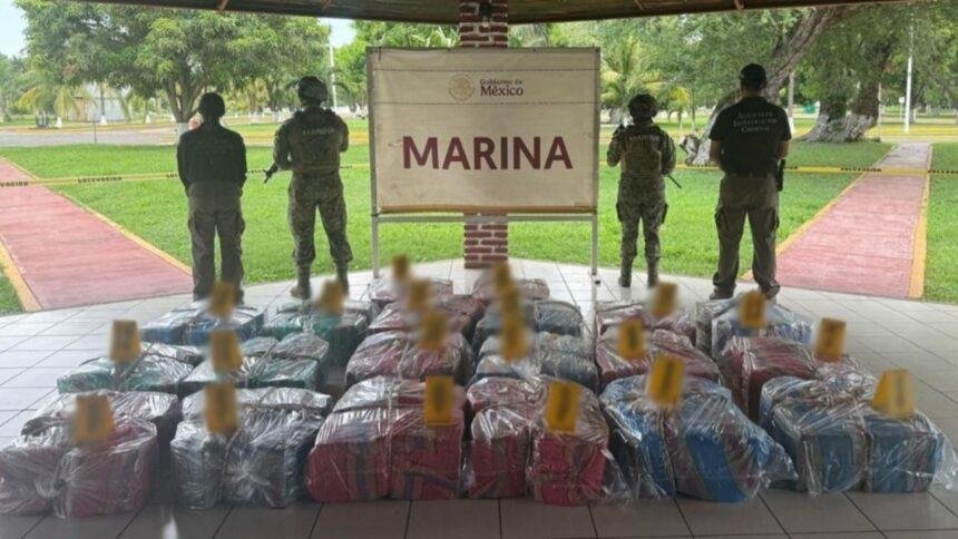 Aseguran más de una tonelada de cocaína en buque en costas de Michoacán