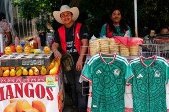 Aumento en la venta de playeras falsas y productos imitación durante el Mundial