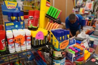 Aumento en precios de útiles escolares afecta a familias en Michoacán