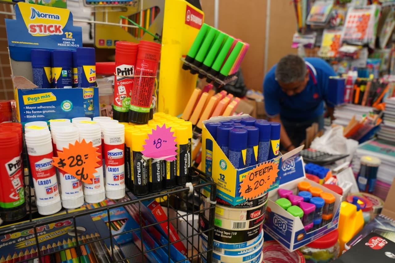 Aumento en precios de útiles escolares afecta a familias en Michoacán