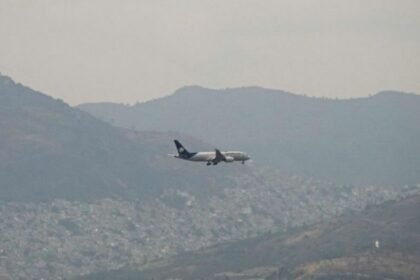 Avión de carga con cinco tripulantes desaparece en ruta a Pakistán