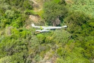 Avioneta de empresa privada se desploma en Apodaca; hay tres lesionados