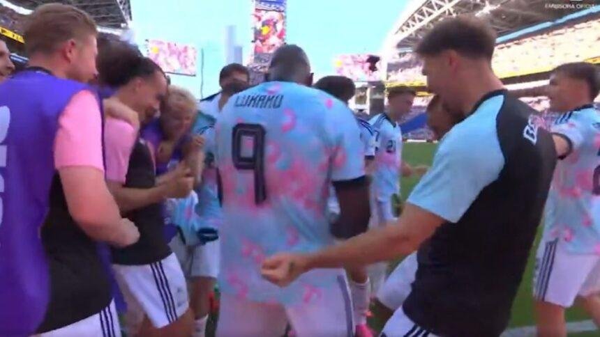 Bélgica: Jugadores replican baile de Trump tras retiro de tarjeta roja a EE. UU.