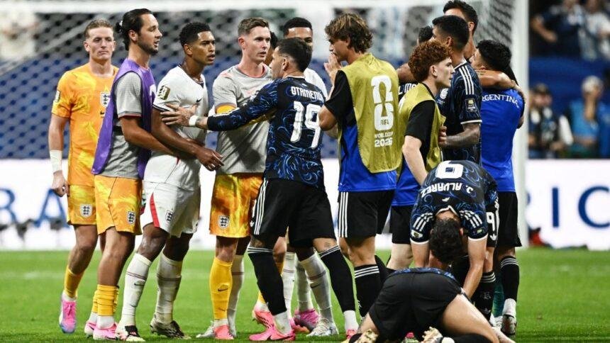 Bellingham agredió a Valentín Barco tras la derrota ante Argentina
