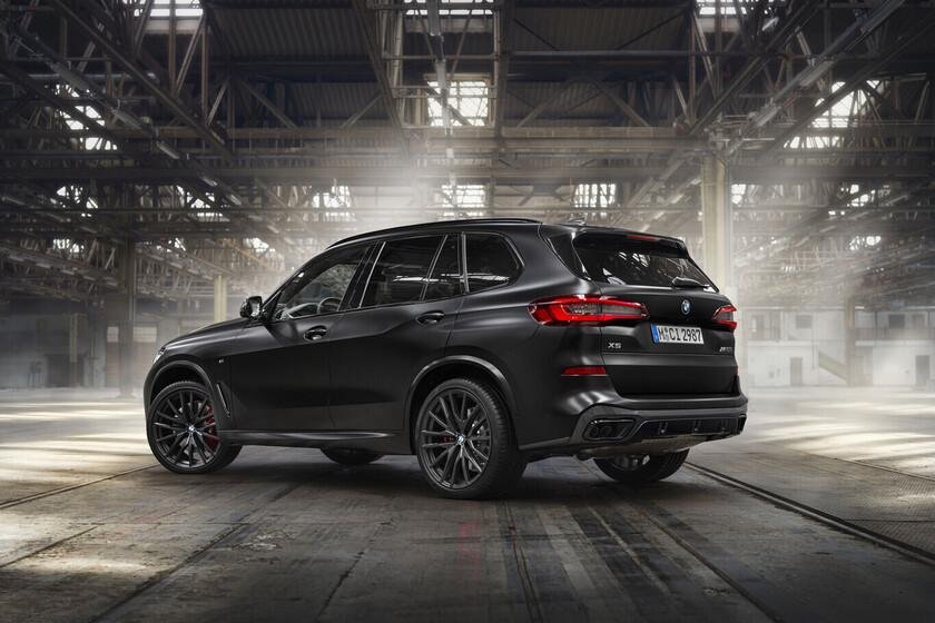 BMW cierra fábrica en Rusia; producción de vehículos piratas con piezas disponibles.