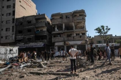 bombardeo en gaza provoca la muerte de una familia incluidos Bombardeo en Gaza provoca la muerte de una familia, incluidos tres menores