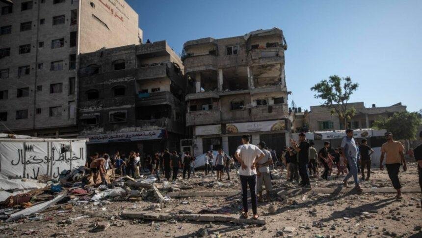 Bombardeo en Gaza provoca la muerte de una familia, incluidos tres menores