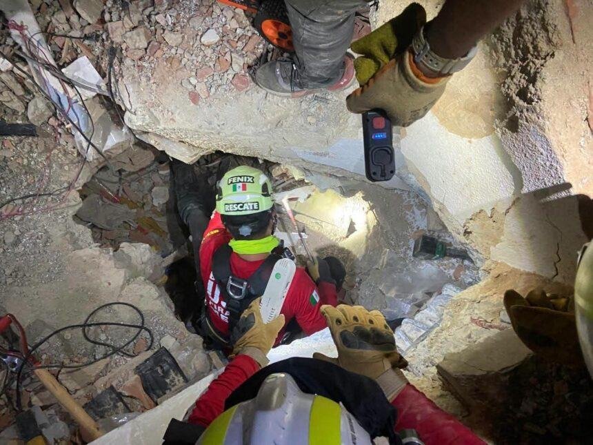 Bomberos de Zitácuaro destacan por sus rescatistas en Venezuela.