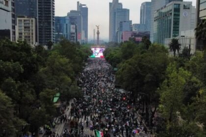 Brugada confirma continuación de festejos en el Ángel de la Independencia tras muertes.