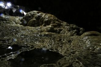 Buscan a cuatro miembros de familia atrapados en Gruta Chichicazapan por lluvias en Puebla