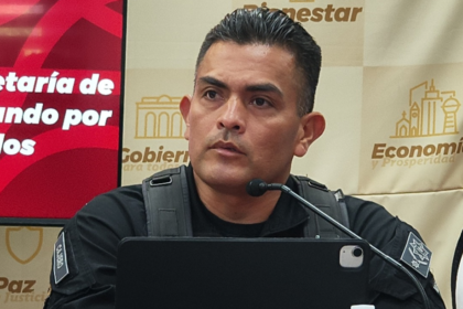 celaya vecinos denuncian y detienen a falso funcionario publico Celaya: Vecinos denuncian y detienen a falso funcionario público