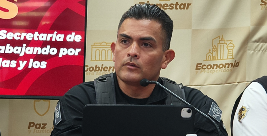 Celaya: Vecinos denuncian y detienen a falso funcionario público