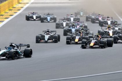 Checo Pérez finaliza 15° en el GP de Gran Bretaña; Ferrari 1-3