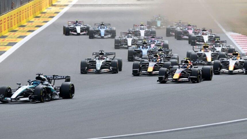 Checo Pérez finaliza 15° en el GP de Gran Bretaña; Ferrari 1-3