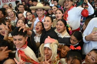 Claudia Sheinbaum destaca la independencia de EUA durante su visita a Michoacán