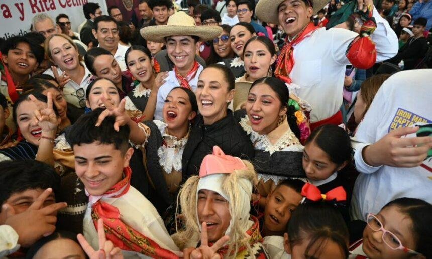 Claudia Sheinbaum destaca la independencia de EUA durante su visita a Michoacán