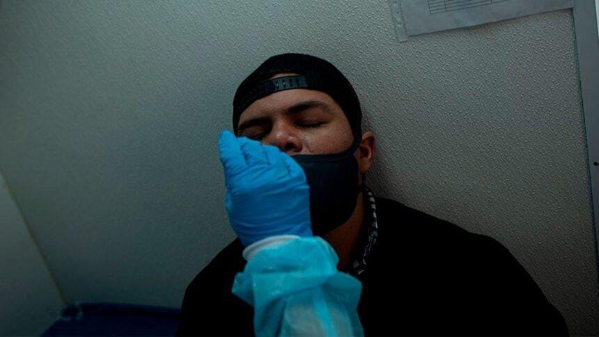 Covid-19 repunta en México con 709 casos reportados por Salud