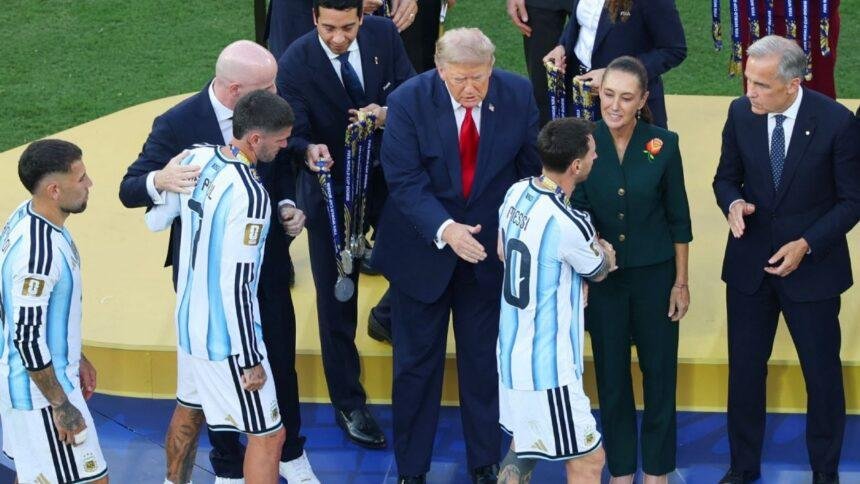 cuti romero rechaza el saludo a trump en la premiacion ‘Cuti’ Romero rechaza el saludo a Trump en la premiación final