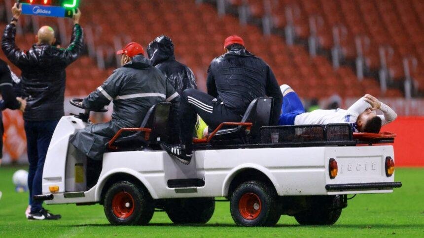 Defensa suspendido hasta la recuperación del jugador lesionado en su debut