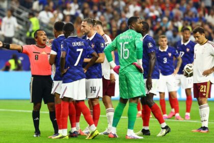 deschamps critica al arbitro ivan barton tras la semifinal de Deschamps critica al árbitro Iván Barton tras la Semifinal de Copa del Mundo