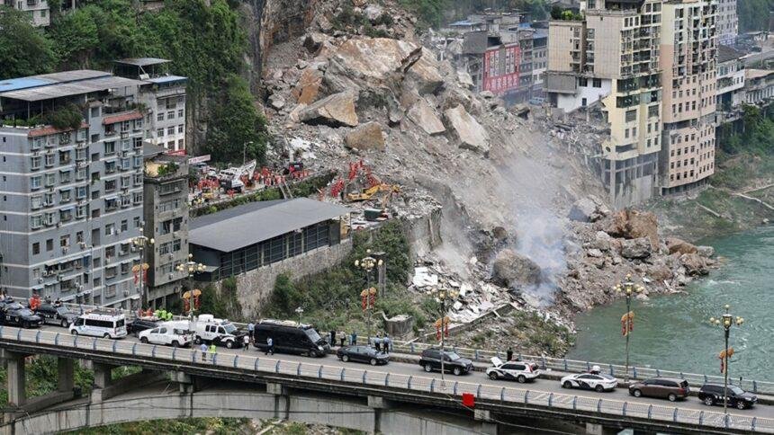 Deslizamiento de tierra en China causa ocho muertos y 34 desaparecidos
