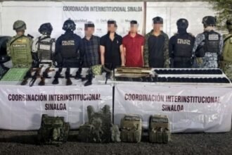 Desmantelan en Culiacán a cuatro hombres con arsenal de armas de guerra.