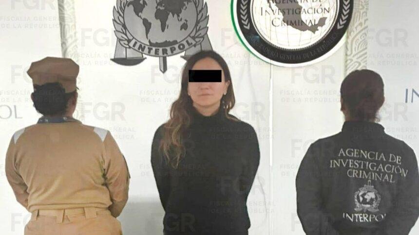 Detención de Gilda "N", hermana de Emilio Lozoya, por operaciones ilegales.