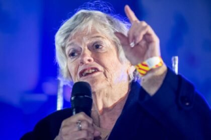 Detenido un sospechoso de 28 años por asesinato de exdiputada en Reino Unido.