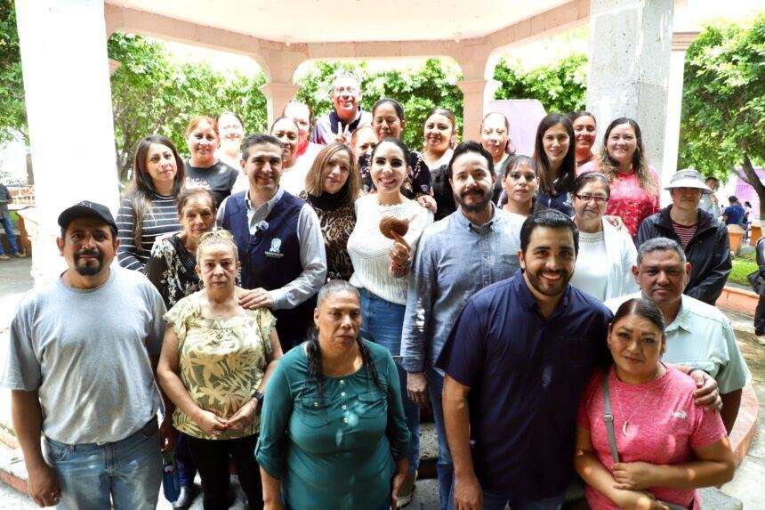 DIF Estatal distribuye paquetes alimentarios en comunidad de Moroleón, Guanajuato.
