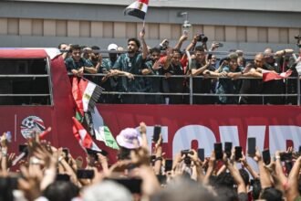 Egipto recibe a sus héroes tras polémica eliminación del Mundial ante Argentina
