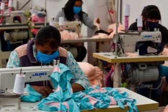 El 76% de trabajadoras de la maquila textil en México vive en informalidad