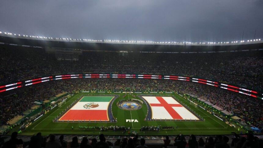 el himno nacional mexicano retumba en el azteca antes del El Himno Nacional Mexicano retumba en el Azteca antes del partido ante Inglaterra