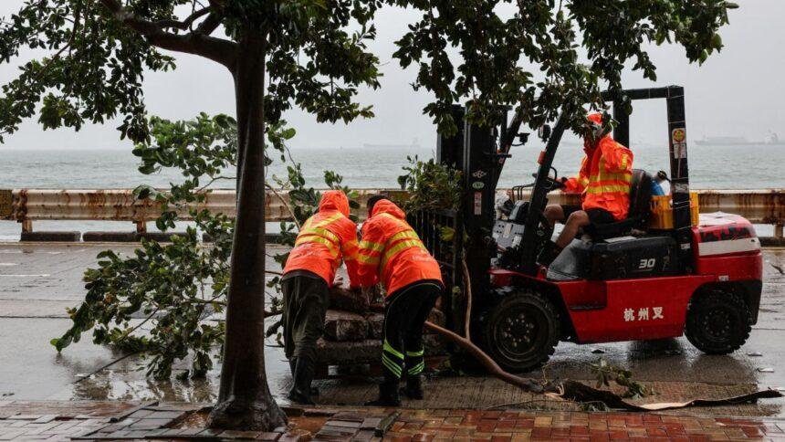 El tifón "Noul" impacta en China; evacuan a más de 700 mil personas