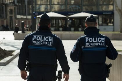 Encuentran cinco cuerpos de recién nacidos en domicilio de pareja en Francia