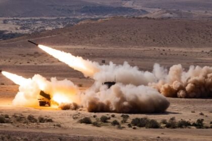 Estados Unidos autoriza venta de cohetes a Arabia Saudita durante conflicto con Irán