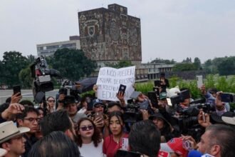 Estudiantes admitidos por la UNAM exigen respeto a resultados tras supuestas irregularidades