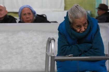 estudio revela que enfermedades cronicas afectan mas a mujeres ancianas Estudio revela que enfermedades crónicas afectan más a mujeres ancianas en México.