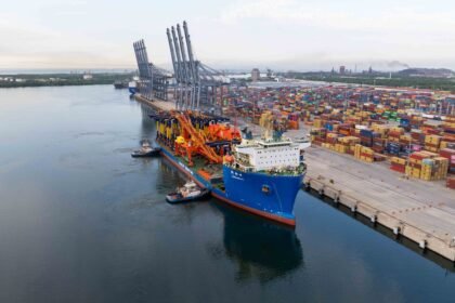 Evolución tecnológica en el Puerto de Lázaro Cárdenas con nuevas grúas automatizadas
