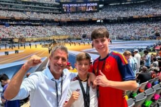 Excampeón del mundo de España muestra su foto en la Final desde Nueva Jersey